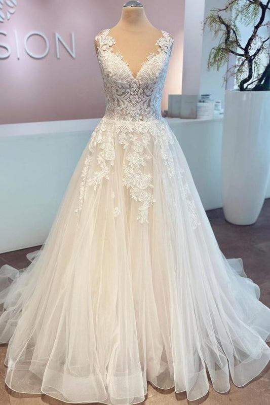 Elegant V-neck A-line Tulle Wedding Gown Featuring Lace