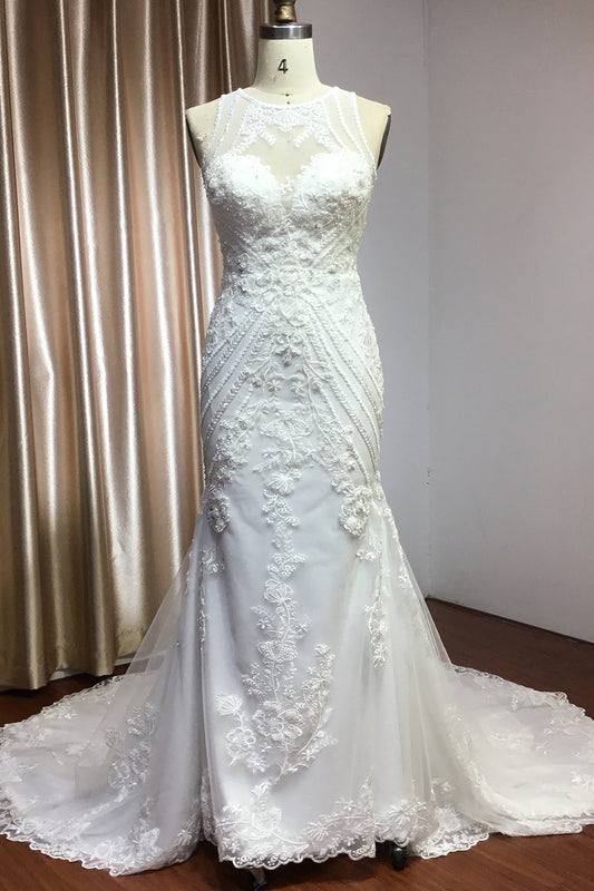 Elegant Mermaid Wedding Dress with Beaded Appliques and Scoop Jewel Neckline