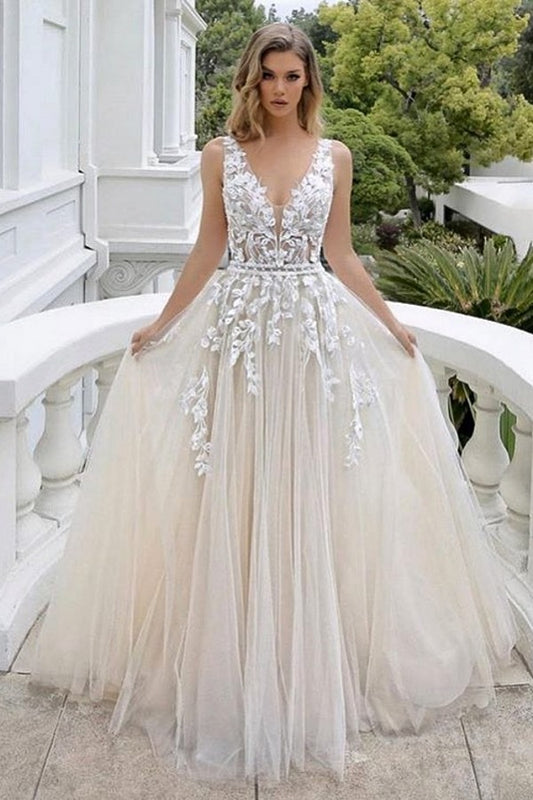 Elegant V-neck A-line Sleeveless Backless Wedding Gown in Lace Tulle