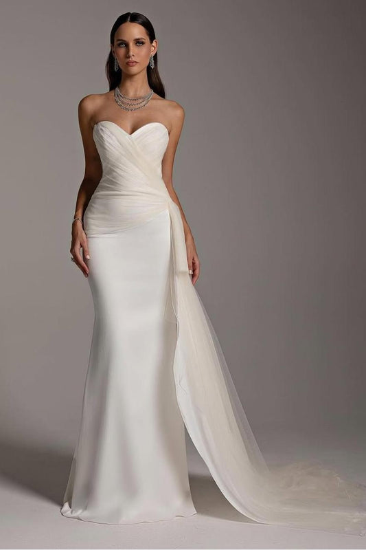 Elegant White Satin Sweetheart Neckline Strapless Tulle Gown with Pleated Details