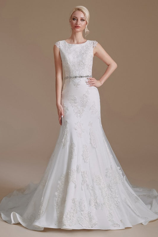 Elegant Mermaid Gown Featuring Long Lace and Tulle