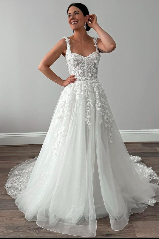 Elegant White Tulle Long Wedding Dress with Spaghetti Straps and Applique