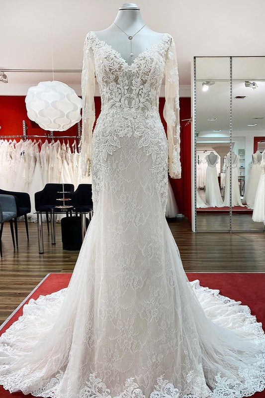 Elegant Sweetheart Mermaid Lace Bridal Gown with Long Sleeves and Tulle