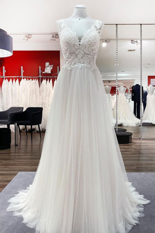 Elegant V-Neck A-Line Wedding Gown with Open Back and Lace Appliques in Tulle