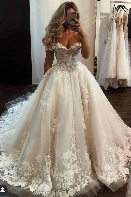 Elegant Off-the-shoulder A-line Wedding Gown in Tulle Lace