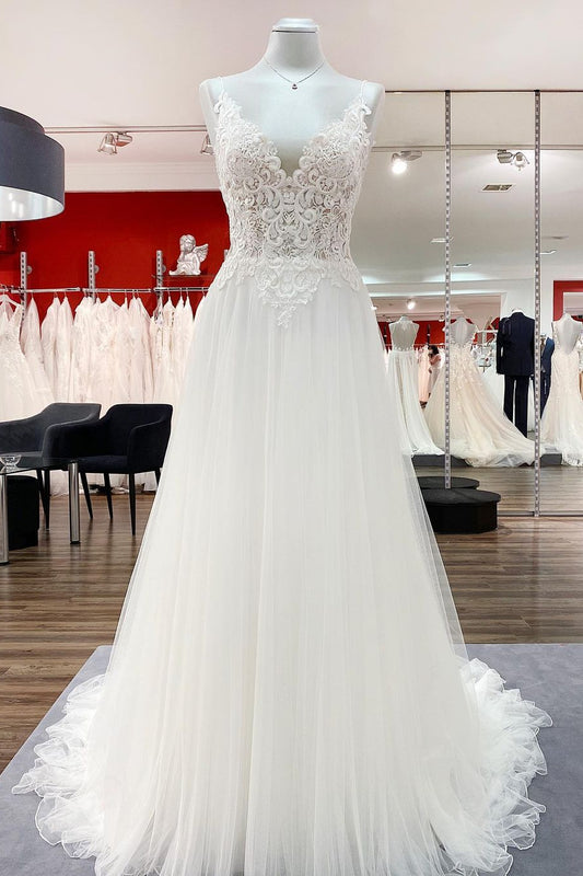 Elegant Sleeveless V-Neck A-line Wedding Gown in Tulle with Lace Ruffles