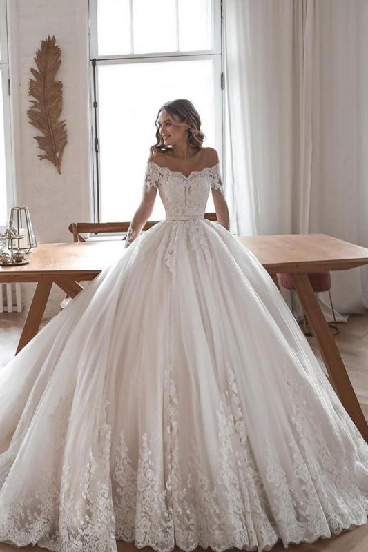 Elegant Long Sleeve Wedding Dresses in Lace and Tulle
