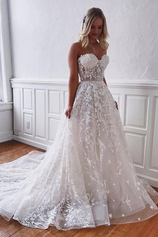Elegant A-line Floor-Length Wedding Gown Featuring Sweetheart Lace