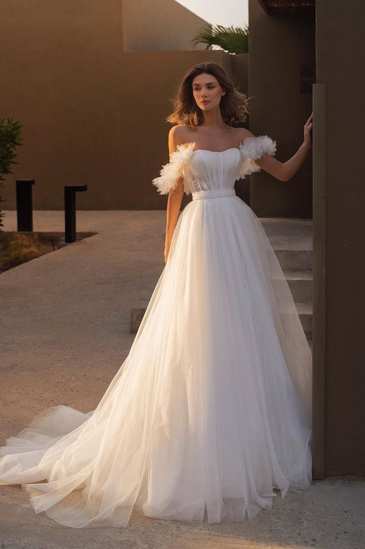 Elegant White Off-the-Shoulder Bridal Gown with Tulle
