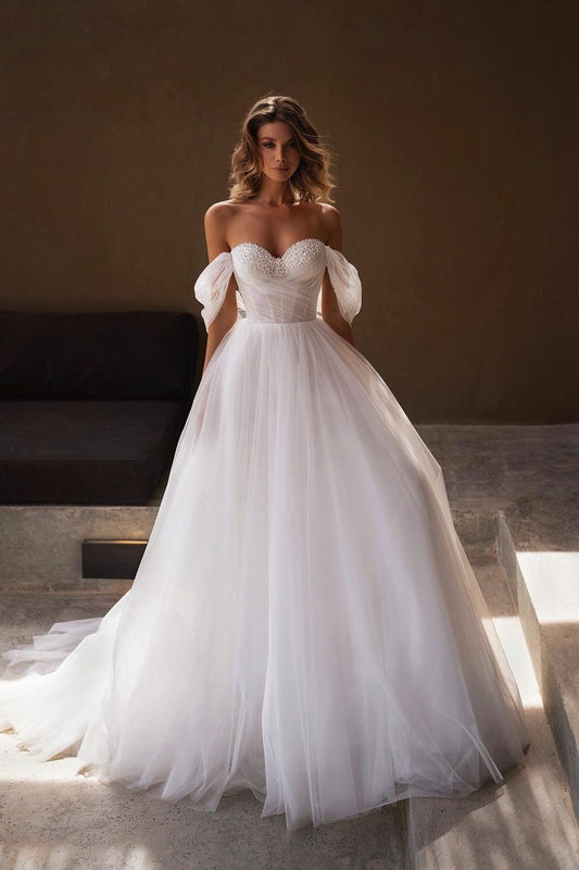 Elegant White Sweetheart Neckline Off-the-Shoulder Bridal Gown in Tulle