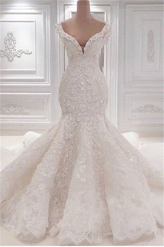 Luxurious Mermaid Wedding Dress With Lace Appliques and Off-the-Shoulder Design