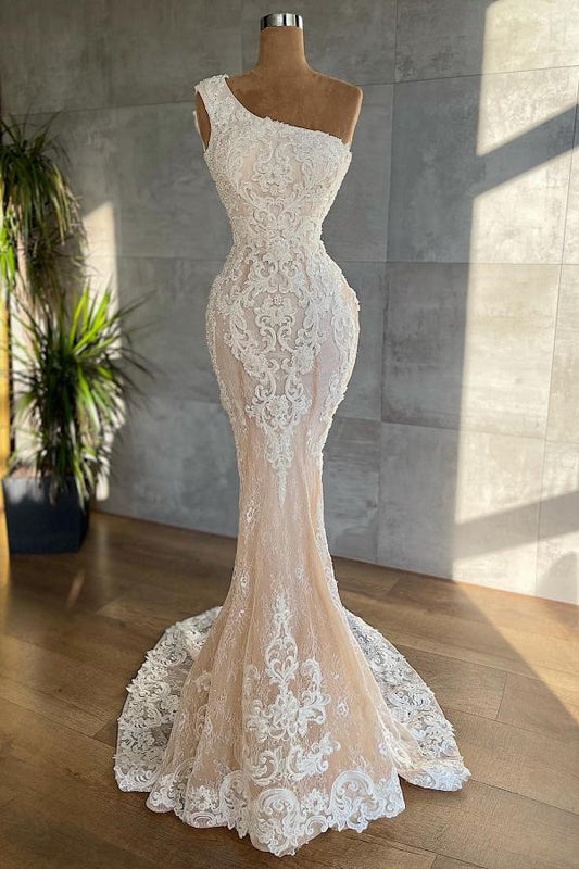 Elegant One-Shoulder Mermaid Gown with Floor-Length Lace and Appliques