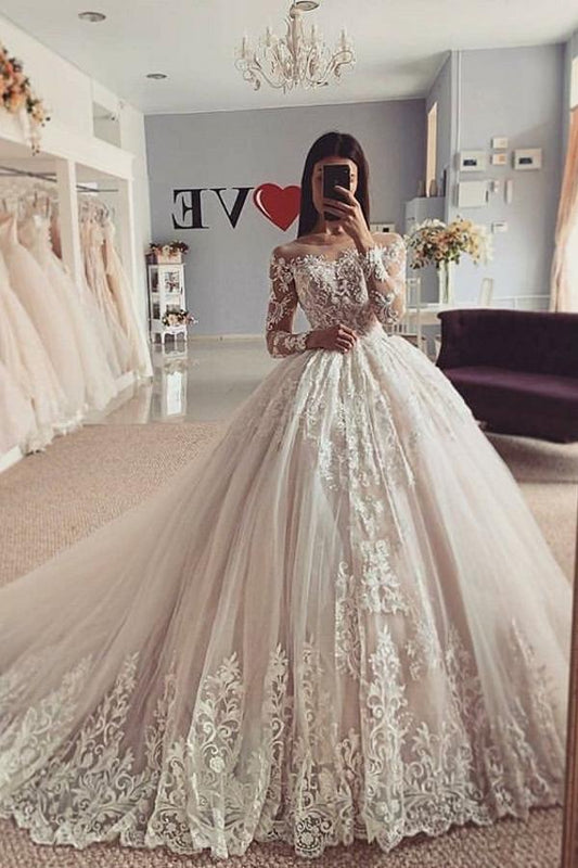Floor-length A-Line Wedding Dress in Elegant Bateau Style with Long Sleeves and Appliques Lace Tulle