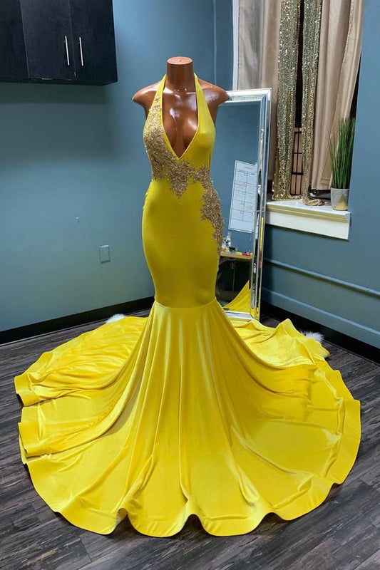 Modern Yellow Halter V-Neck Mermaid Prom Dress Backless With Appliques