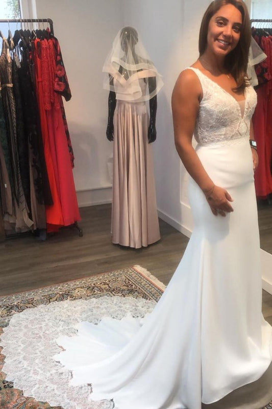 Classic Mermaid Wedding Dress with Spaghetti Straps, V-neck, Open Back, and Floor-length Satin Lace Appliques