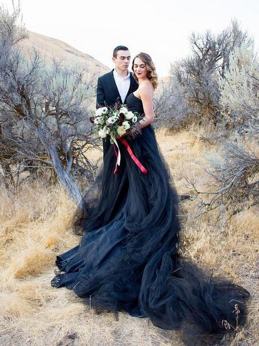 Elegant Black Strapless A-line Wedding Gown with Floor-length Tulle