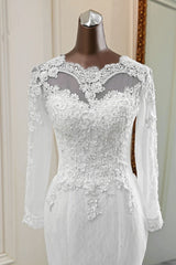 Elegant Mermaid Bridal Gown with Long Sleeves and Tulle Details