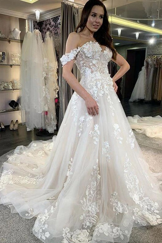 Elegant Off-the-Shoulder A-line Tulle Gown Featuring Lace Appliques