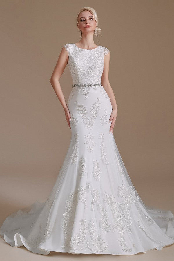 Elegant Mermaid Gown Featuring Long Lace and Tulle