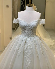 Elegant Sweetheart Neckline Off-the-Shoulder Ruffled A-Line Bridal Gown Featuring Lace Appliques