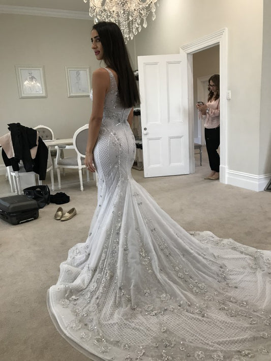 Elegant Long Strapless Mermaid Gown with V-neck and Sequins