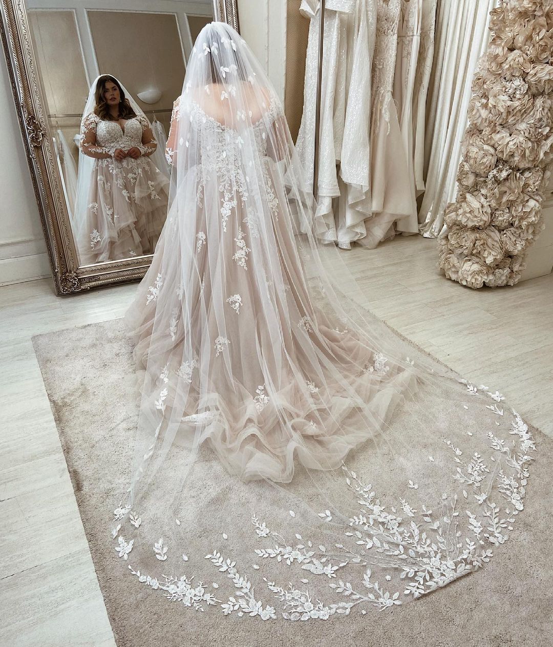 Elegant Plus Size A-Line Wedding Gown with Lace Sleeves and Sweetheart Neckline