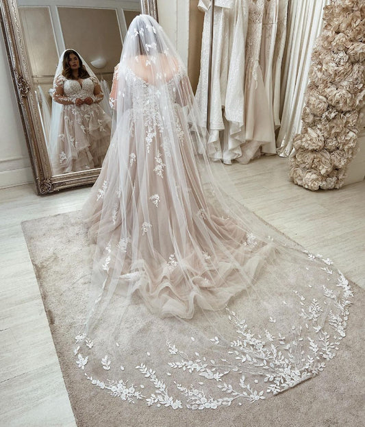 Elegant Plus Size A-Line Wedding Gown with Lace Sleeves and Sweetheart Neckline