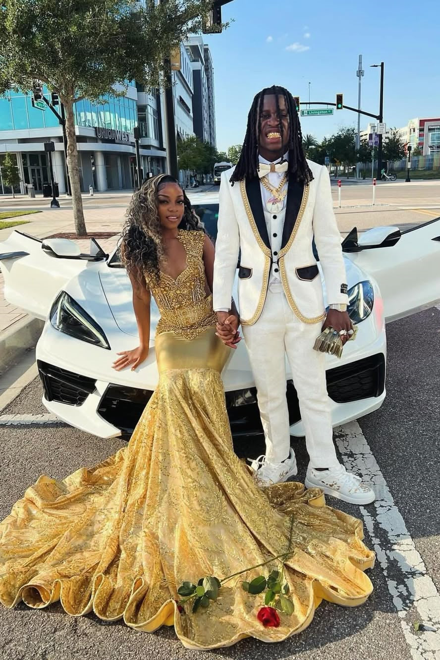 Modern Gold Sleeveless Prom Dress Mermaid Long With Lace Beadings