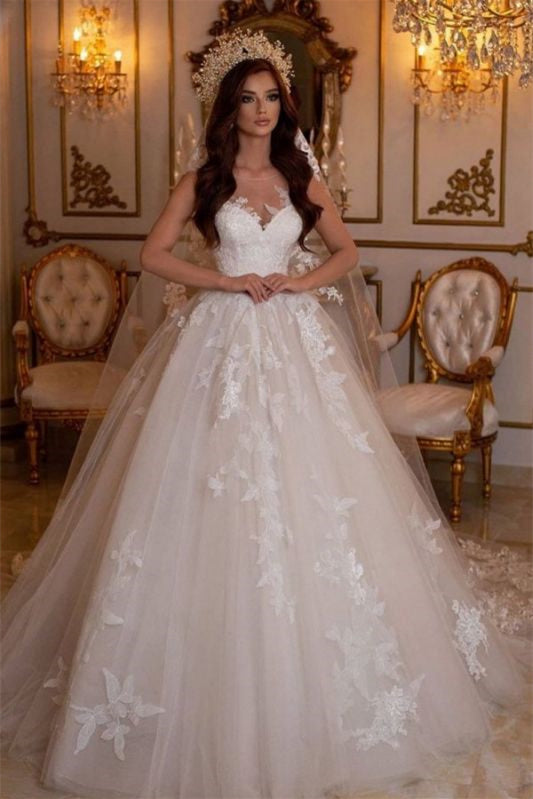 Sweetheart Ball Gown Wedding Dress in Tulle Featuring Flower Embroidery