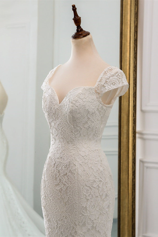 Elegant Sweetheart Mermaid Gown with Modern Lace and Cap-Sleeves