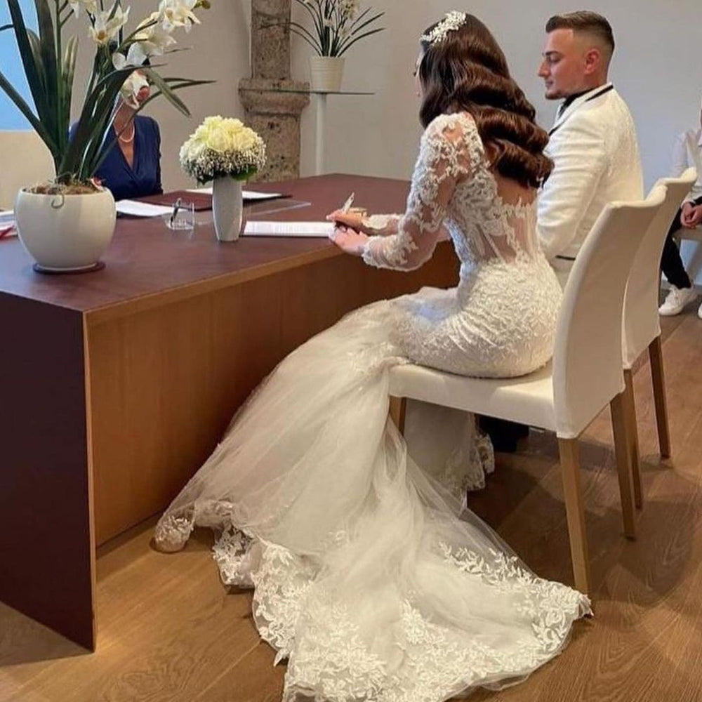 Long Sleeve Open Back Lace Mermaid Wedding Dress in Modest Style