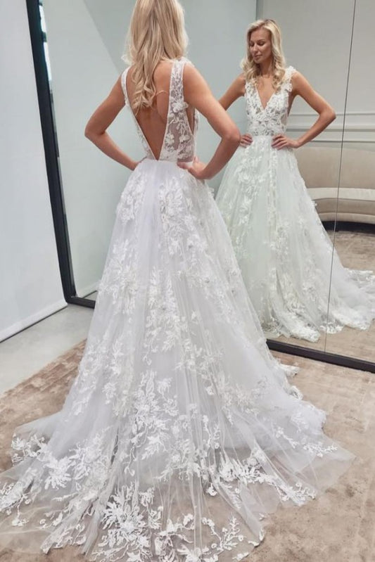 Elegant Backless V-neck A-line Bridal Gown in Tulle Lace