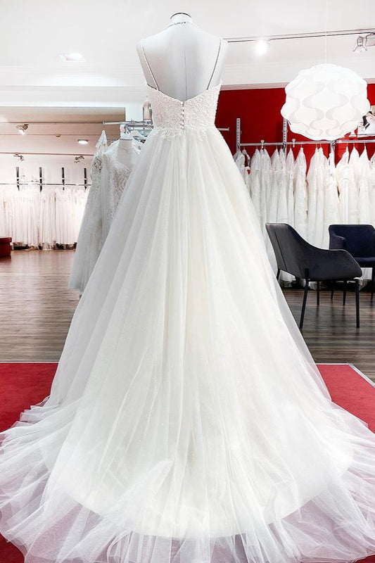 Elegant A-line Wedding Gown with Sweetheart Neckline and Tulle Lace Details