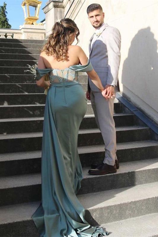 Stunning Off-the-Shoulder Silver Grey Prom Dress Split Long With Appliques