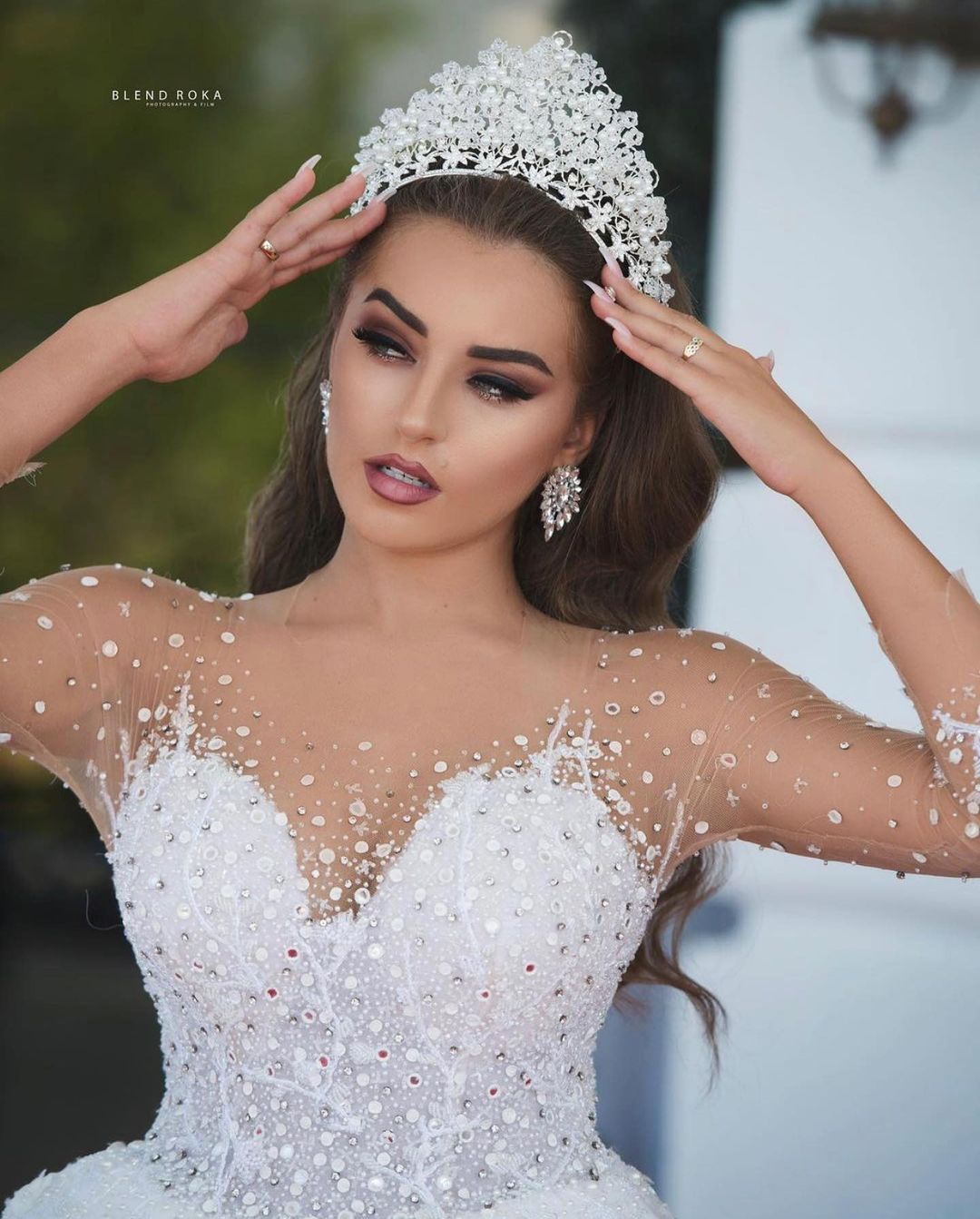 Elegant Long Sweetheart Ball Gown Wedding Dress with Beaded Sleeves