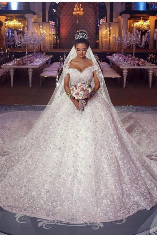 Elegant Off-the-shoulder Princess Wedding Gown with Lace Details