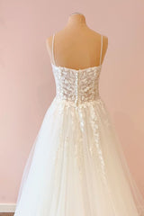 Sweetheart A-Line Wedding Dress with Spaghetti Straps and Lace Appliques in Simple Tulle