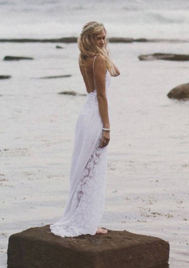 A-Line/Princess Lace Wedding Dress with Sweetheart Neckline and Sweep Train with Appliqued