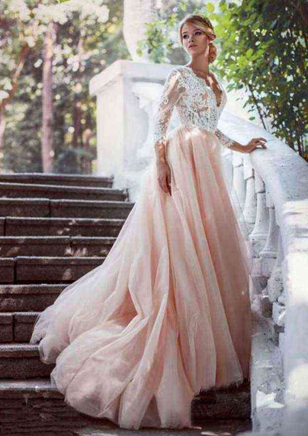 Court Train with Lace, Tulle Wedding Dress A-Line/Princess V-Neck
