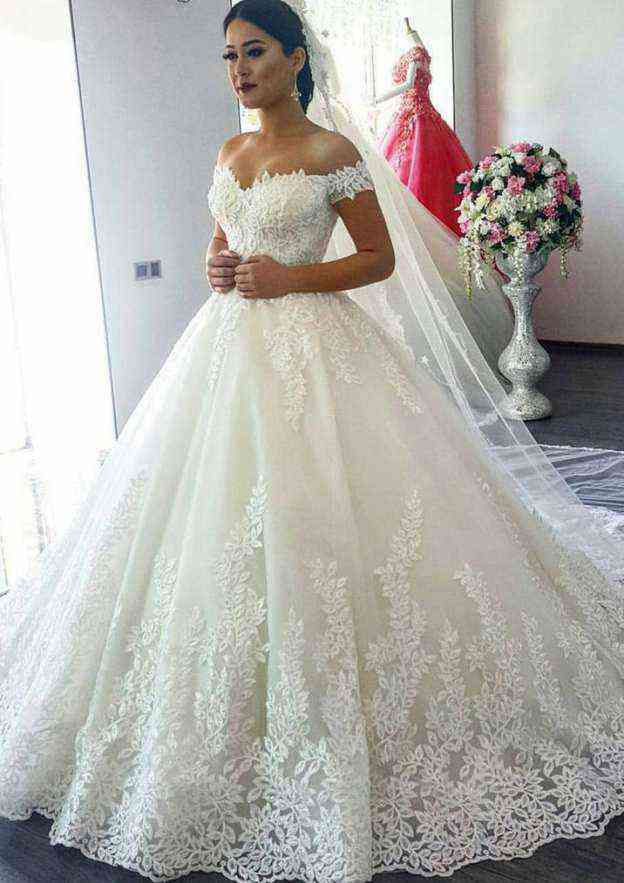 Lace Wedding Dress Ball Gown Off-The-Shoulder Court Train with Appliqued