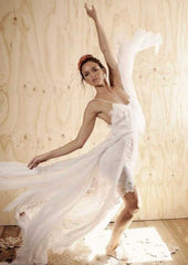 A-Line/Princess Lace Wedding Dress with Sweetheart Neckline and Sweep Train with Appliqued