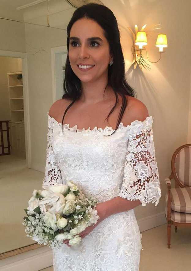Sheath/Column Off-the-Shoulder Half Sleeve Sweep Train Lace Wedding Dress