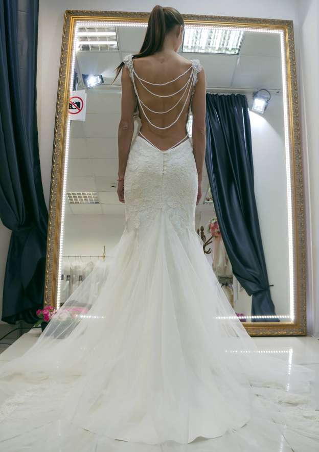Hem Appliqued Beading Trumpet/Mermaid Sweetheart Sleeveless Court Train Lace Wedding Dress