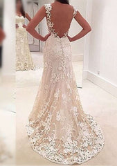 Appliqued Sheath/Column Sweetheart Sleeveless Sweep Train Lace Wedding Dress