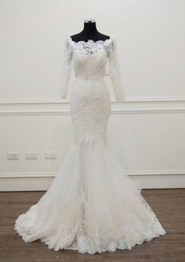 Appliqued Beading Off-the-Shoulder 3/4 Sleeve Trumpet/Mermaid Chapel Train Lace Wedding Dress