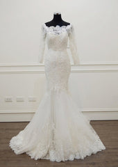 Appliqued Beading Off-the-Shoulder 3/4 Sleeve Trumpet/Mermaid Chapel Train Lace Wedding Dress