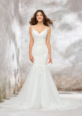 V Neck Sleeveless Chapel Train Tulle Lace Wedding Dress with Appliques Beading, Trumpet/Mermaid