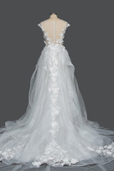 Elegant Cap Sleeve Wedding Gown with Floral Appliques and Jewel Accents