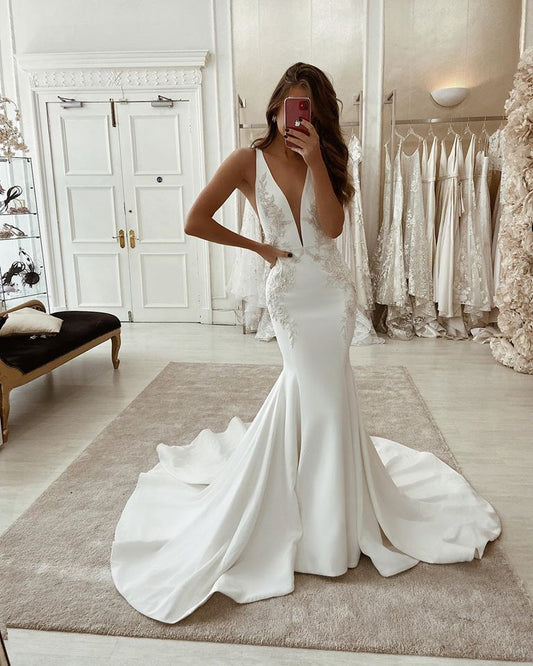 Long Backless Mermaid Wedding Dress in Elegant Satin With V-neck