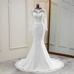 Elegant Mermaid Bridal Gown with Long Sleeves and Tulle Details